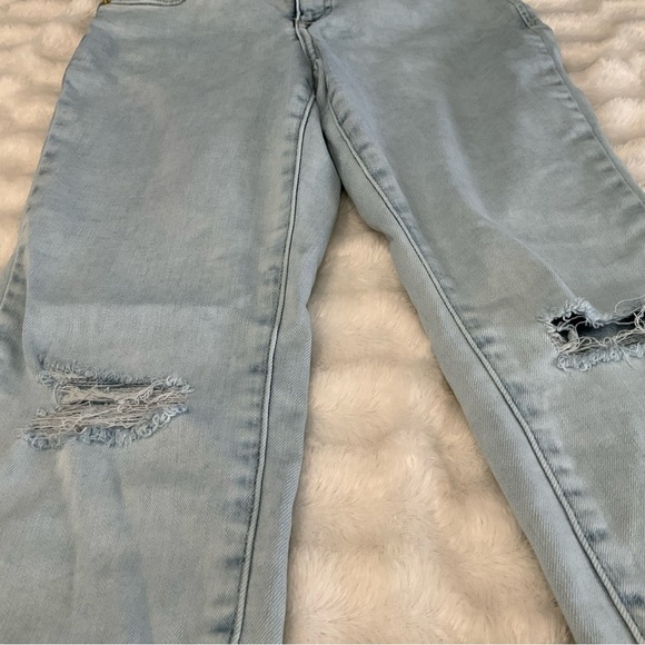 I.n.c. International Concepts Women's Skinny Light Wash Distressed Jean Size 4 - Picture 8 of 11